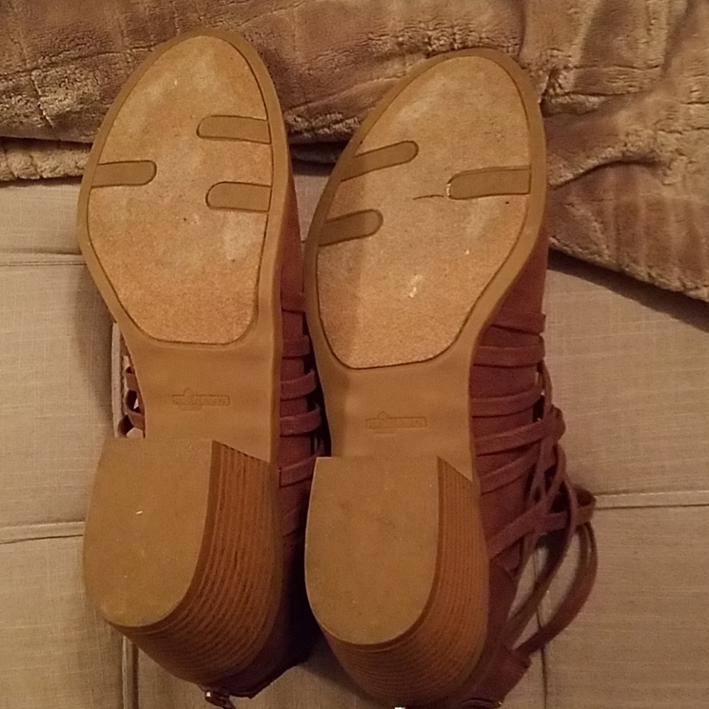 Ankle boots - Picture 2 of 4